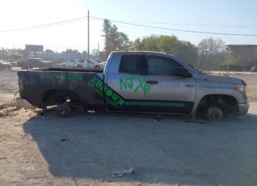 Photo 12 of 2016 Toyota Tundra SR5 5.7L V8 (VIN 5TFUW5F13GX518327)