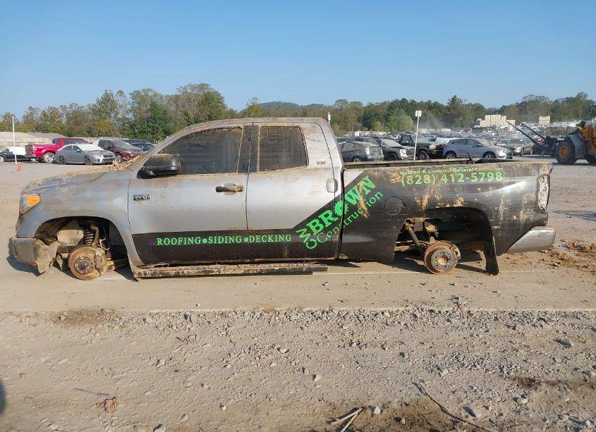 Photo 13 of 2016 Toyota Tundra SR5 5.7L V8 (VIN 5TFUW5F13GX518327)