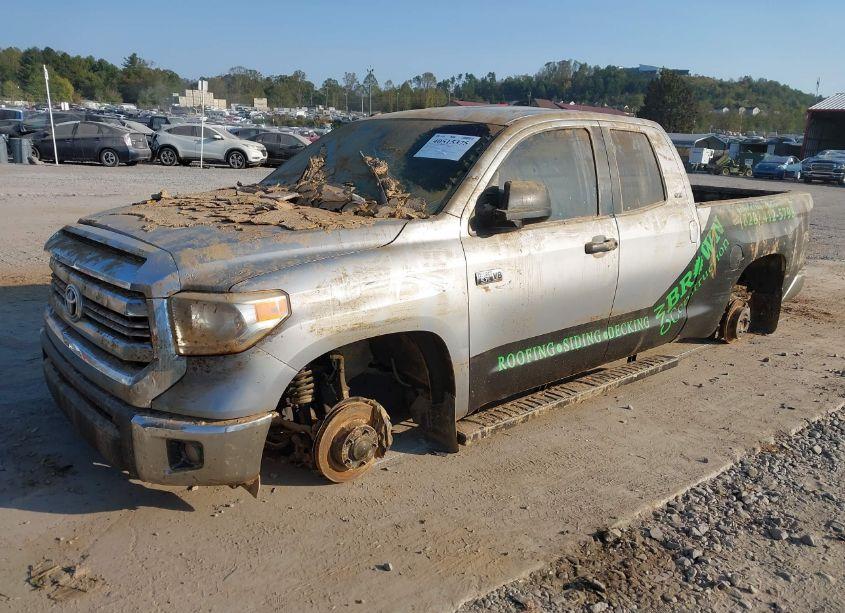 Photo 2 of 2016 Toyota Tundra SR5 5.7L V8 (VIN 5TFUW5F13GX518327)