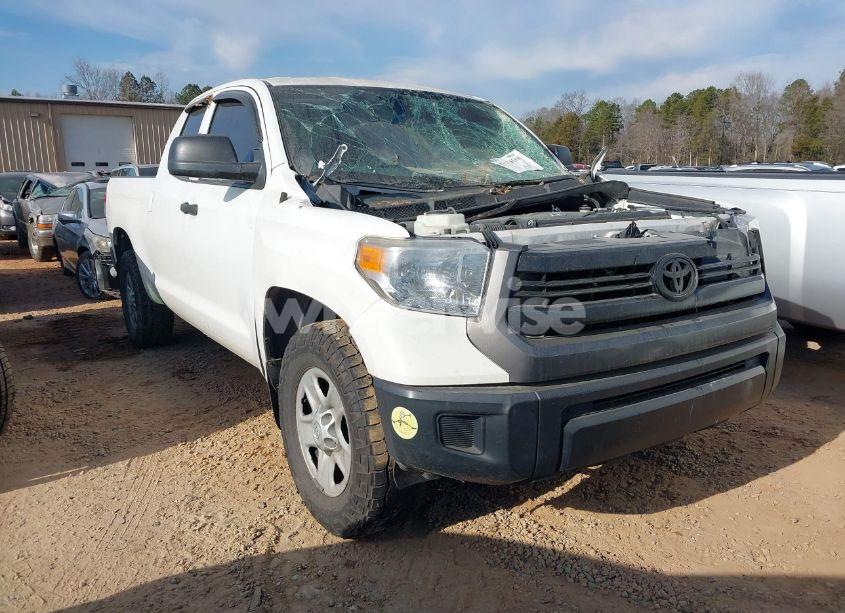 2016 Toyota Tundra SR 5.7L V8 (VIN 5TFUW5F13GX569472) main photo
