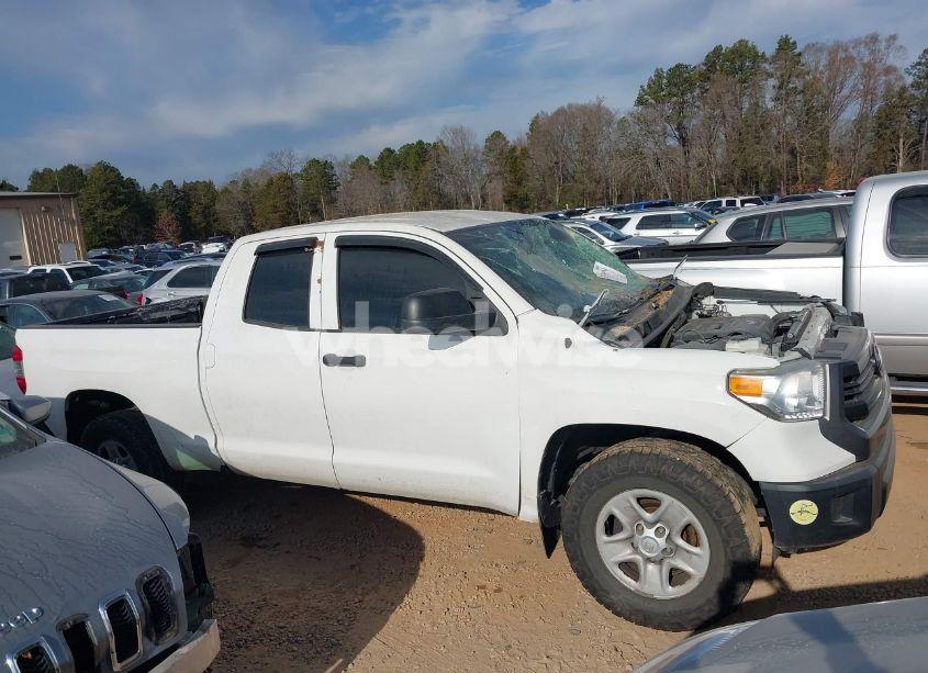 Photo 13 of 2016 Toyota Tundra SR 5.7L V8 (VIN 5TFUW5F13GX569472)