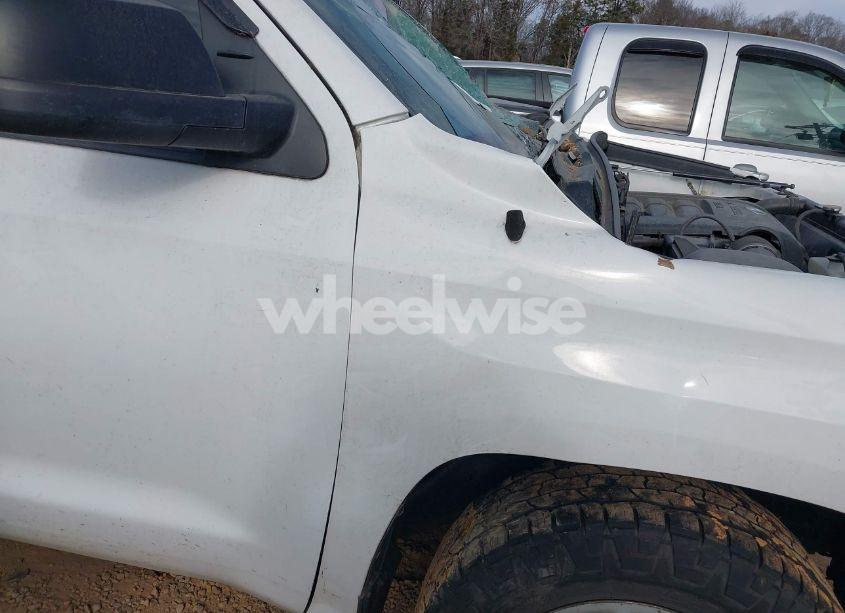 Photo 21 of 2016 Toyota Tundra SR 5.7L V8 (VIN 5TFUW5F13GX569472)