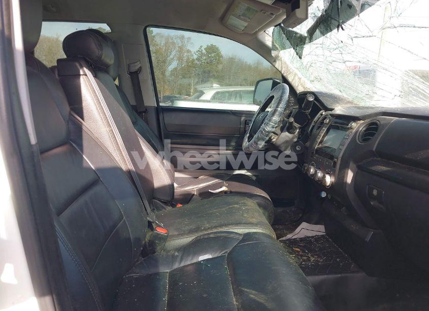 Photo 5 of 2016 Toyota Tundra SR 5.7L V8 (VIN 5TFUW5F13GX569472)