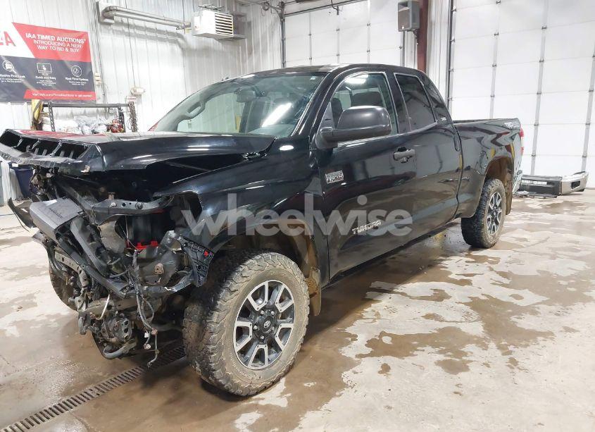 Photo 2 of 2014 Toyota Tundra SR5 5.7L V8 (VIN 5TFUW5F14EX415382)