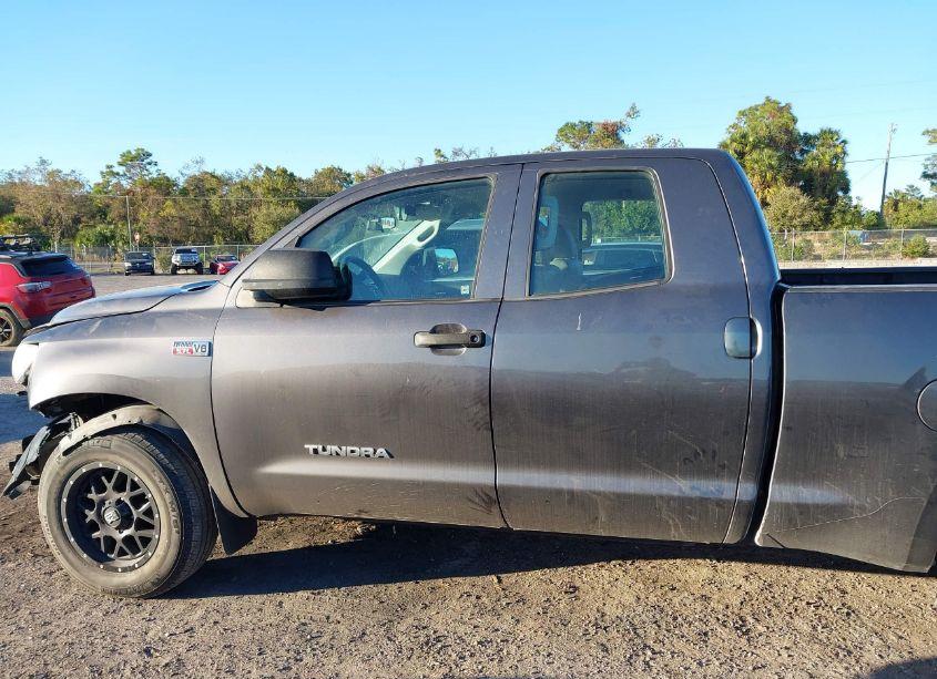 Photo 14 of 2013 Toyota Tundra GRADE 5.7L V8 (VIN 5TFUW5F15DX317783)