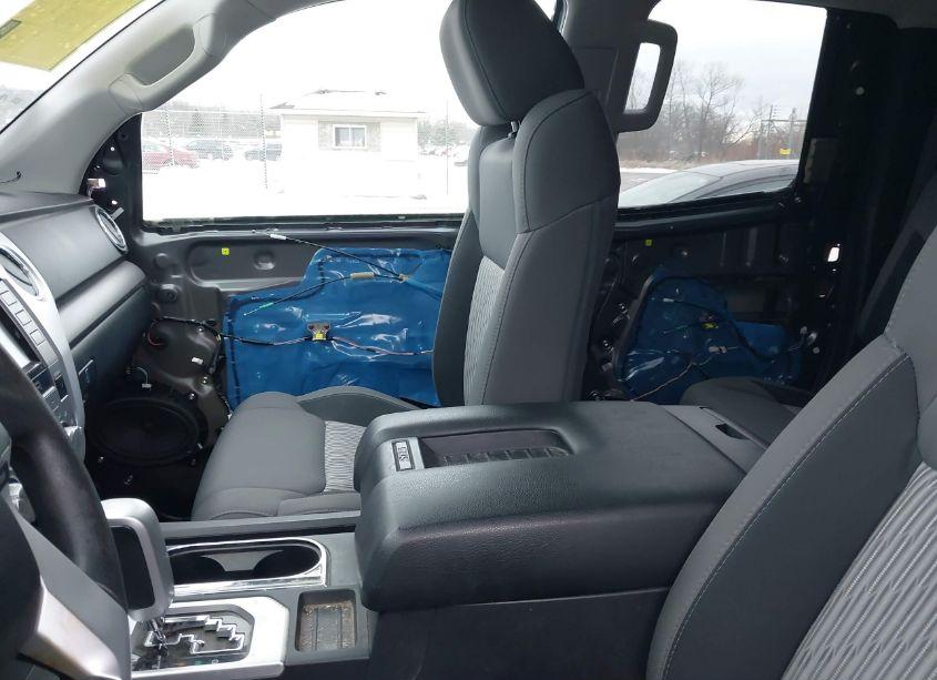 Photo 20 of 2017 Toyota Tundra SR5 5.7L V8 (VIN 5TFUW5F15HX592141)