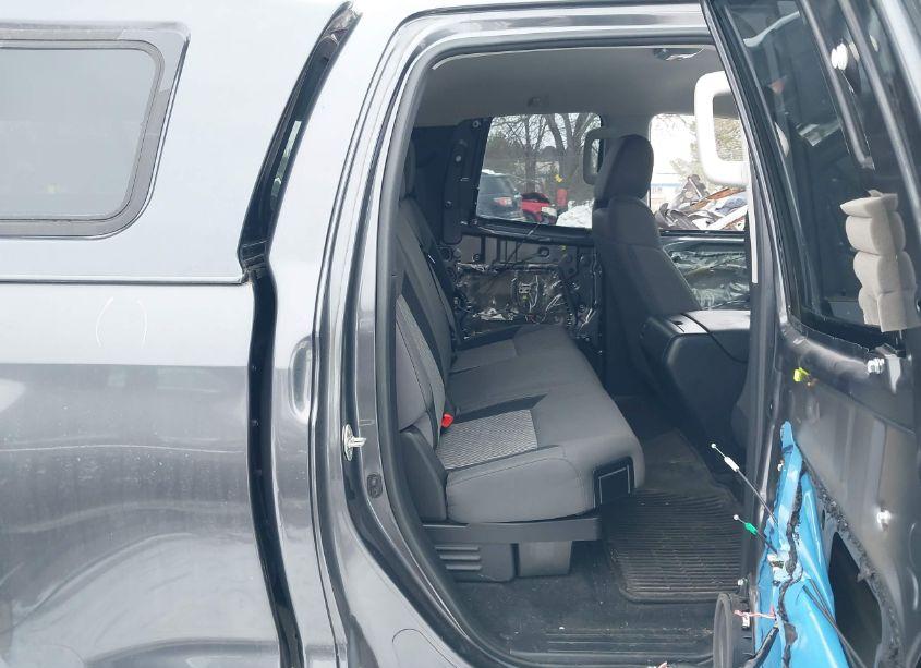 Photo 8 of 2017 Toyota Tundra SR5 5.7L V8 (VIN 5TFUW5F15HX592141)