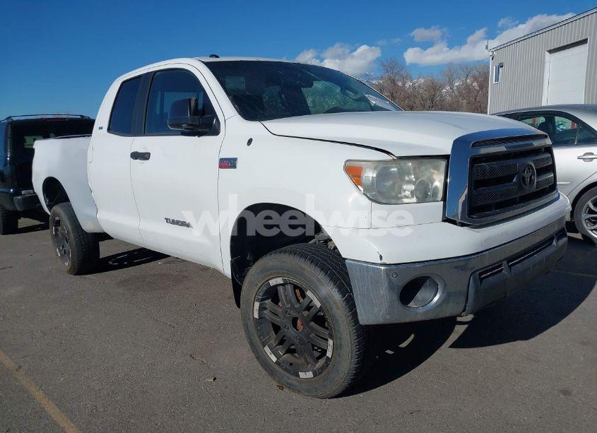 2010 Toyota Tundra GRADE 5.7L V8 (VIN 5TFUW5F16AX102070) main photo