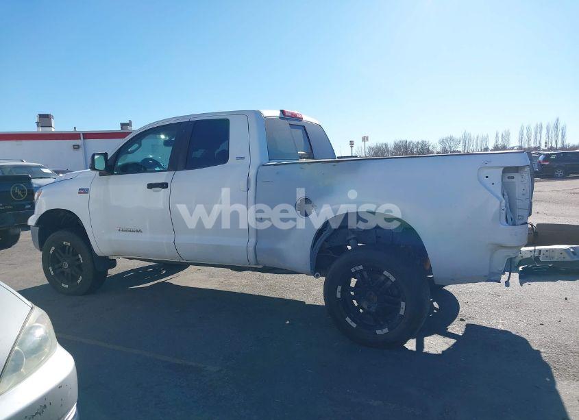 Photo 15 of 2010 Toyota Tundra GRADE 5.7L V8 (VIN 5TFUW5F16AX102070)