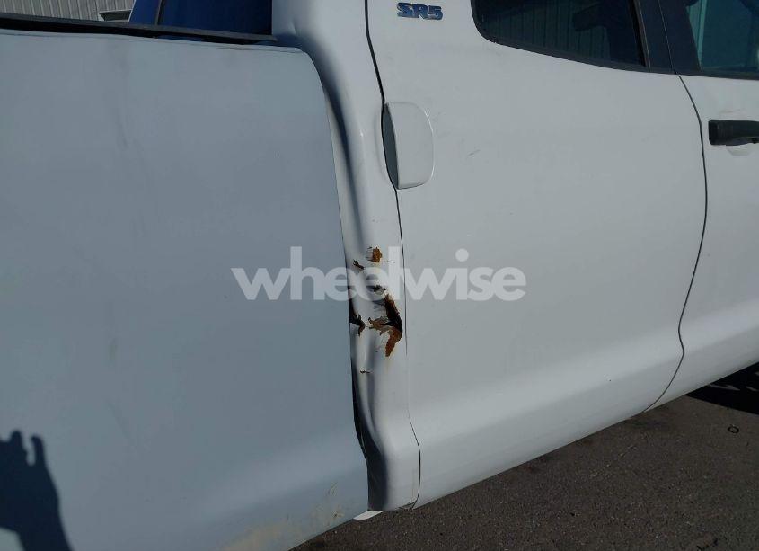 Photo 6 of 2010 Toyota Tundra GRADE 5.7L V8 (VIN 5TFUW5F16AX102070)