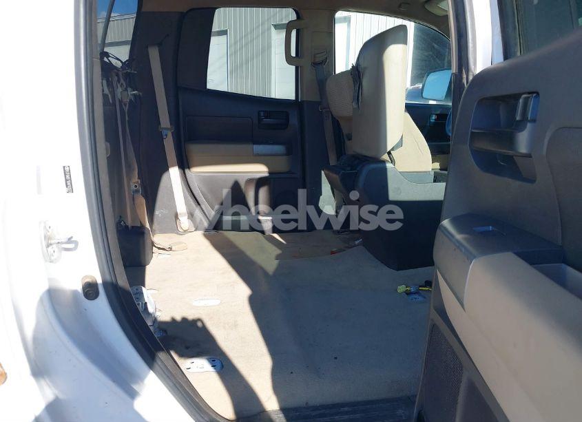 Photo 8 of 2010 Toyota Tundra GRADE 5.7L V8 (VIN 5TFUW5F16AX102070)