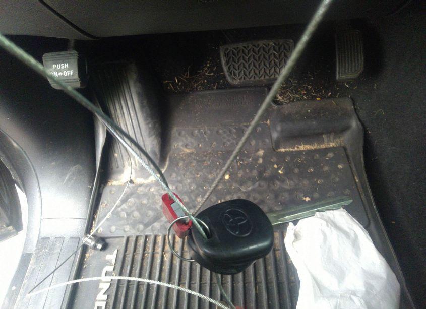 Photo 11 of 2017 Toyota Tundra SR5 5.7L V8 (VIN 5TFUW5F16HX611540)