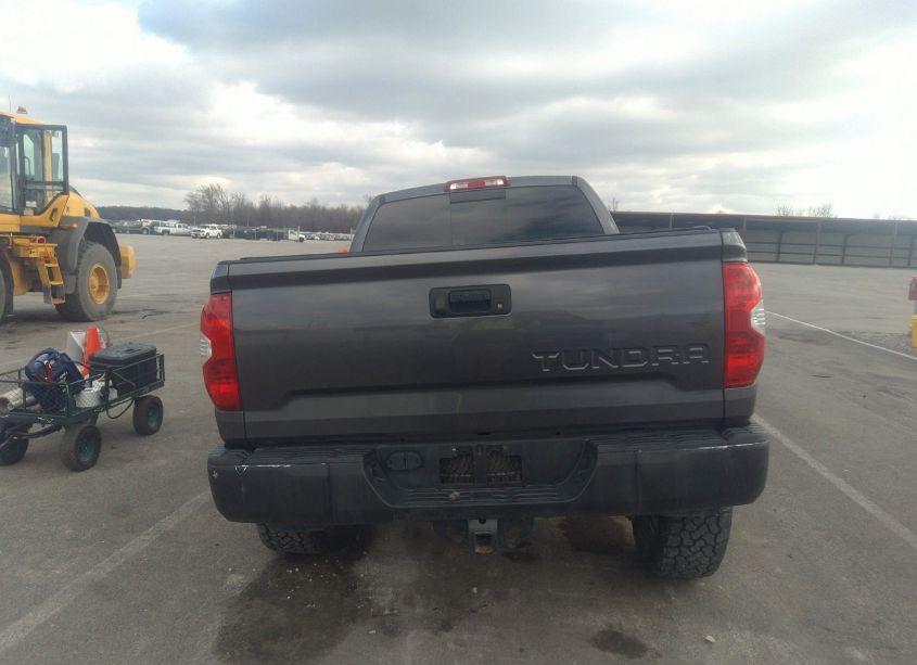 Photo 16 of 2017 Toyota Tundra SR5 5.7L V8 (VIN 5TFUW5F16HX611540)