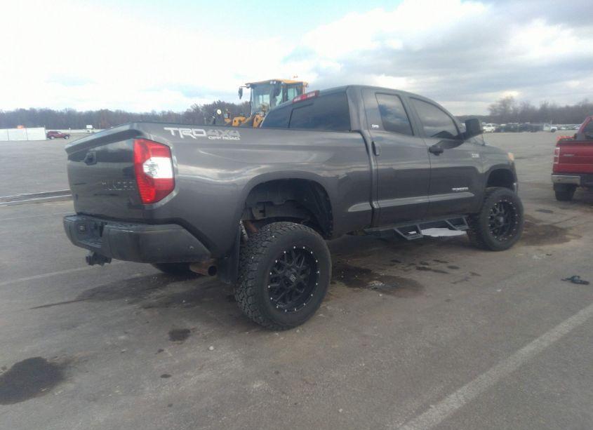 Photo 4 of 2017 Toyota Tundra SR5 5.7L V8 (VIN 5TFUW5F16HX611540)