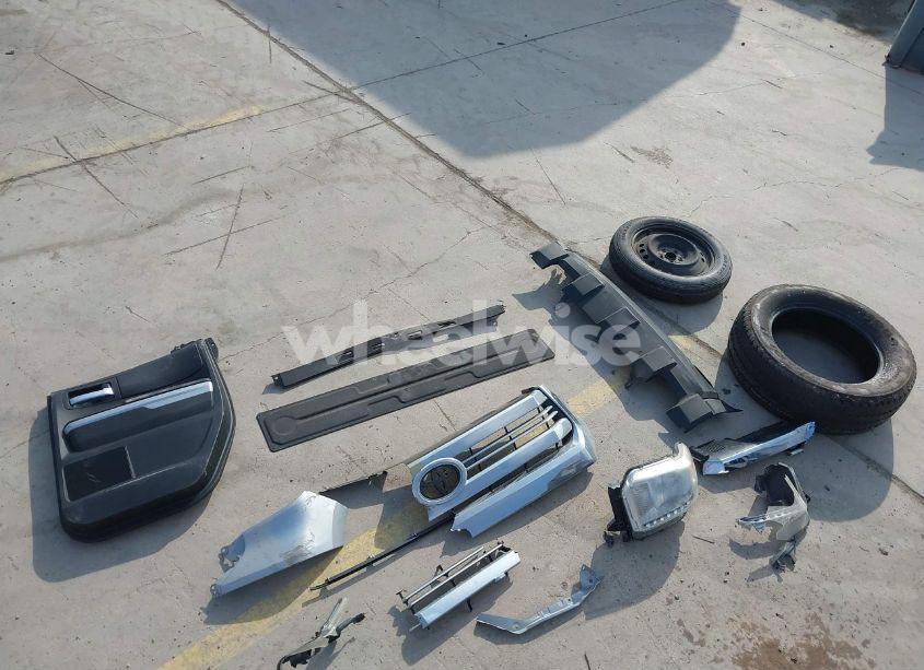 Photo 12 of 2017 Toyota Tundra SR5 5.7L V8 (VIN 5TFUW5F16HX645185)