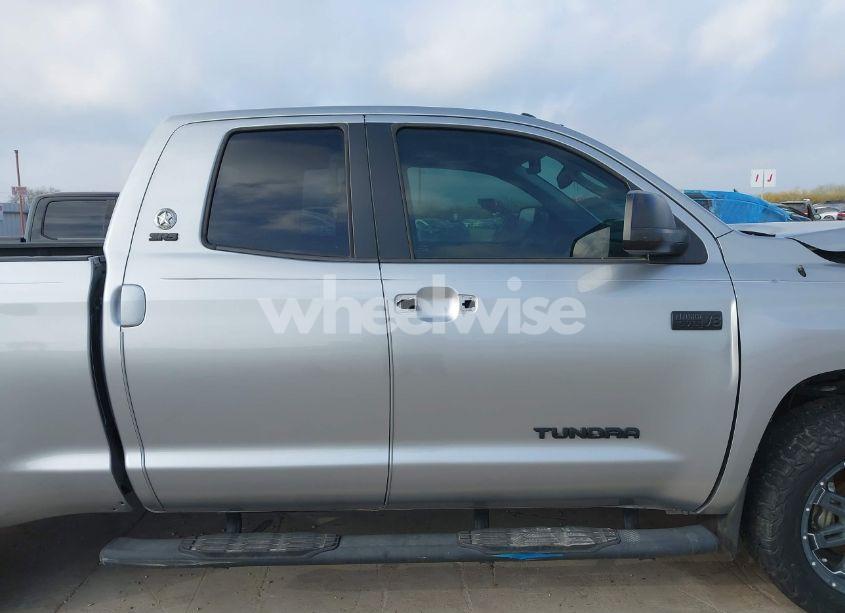 Photo 14 of 2017 Toyota Tundra SR5 5.7L V8 (VIN 5TFUW5F16HX645185)