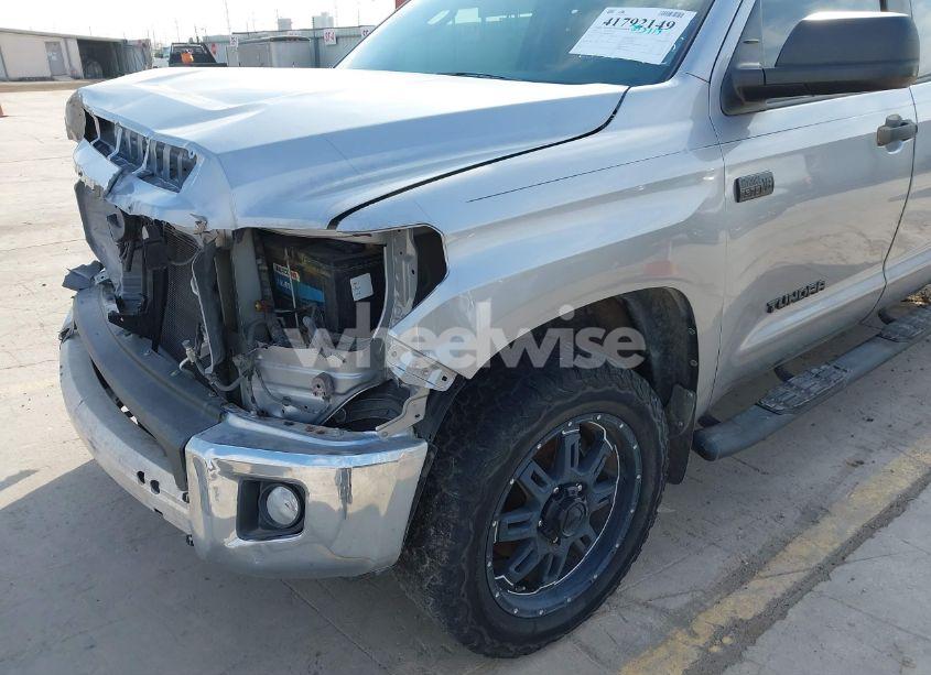 Photo 18 of 2017 Toyota Tundra SR5 5.7L V8 (VIN 5TFUW5F16HX645185)