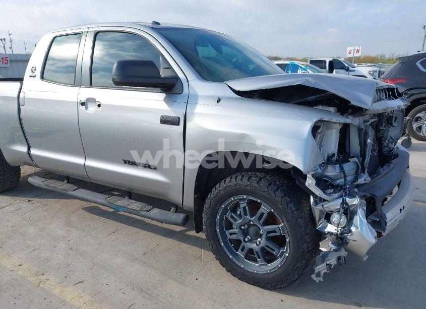 Photo 6 of 2017 Toyota Tundra SR5 5.7L V8 (VIN 5TFUW5F16HX645185)
