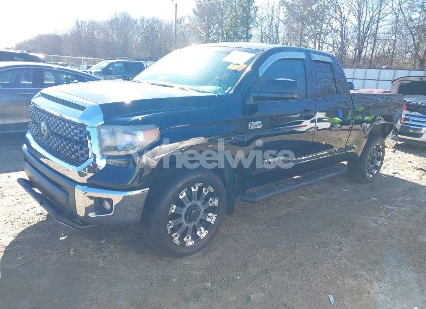 Photo 2 of 2018 Toyota Tundra SR5 5.7L V8 (VIN 5TFUW5F16JX683764)