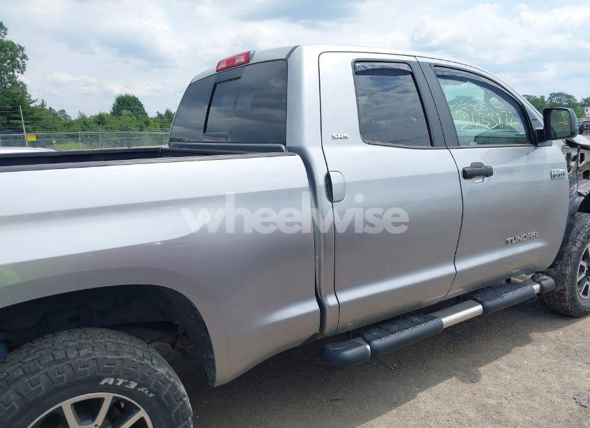 Photo 14 of 2018 Toyota Tundra SR5 5.7L V8 (VIN 5TFUW5F16JX706699)