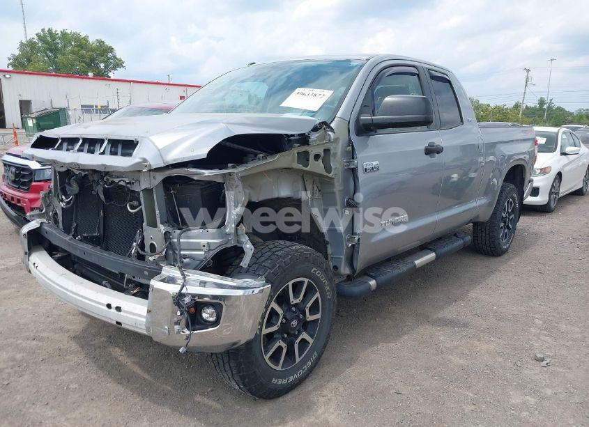 Photo 2 of 2018 Toyota Tundra SR5 5.7L V8 (VIN 5TFUW5F16JX706699)