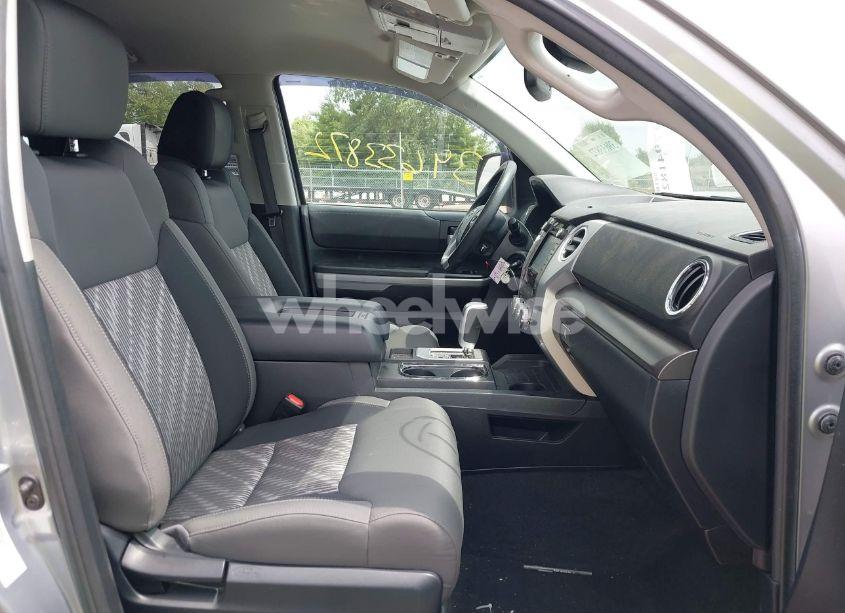 Photo 5 of 2018 Toyota Tundra SR5 5.7L V8 (VIN 5TFUW5F16JX706699)