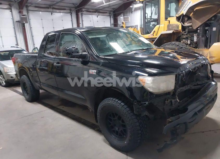 2013 Toyota Tundra DOUBLE CAB SR5 (VIN 5TFUW5F17DX305344) main photo