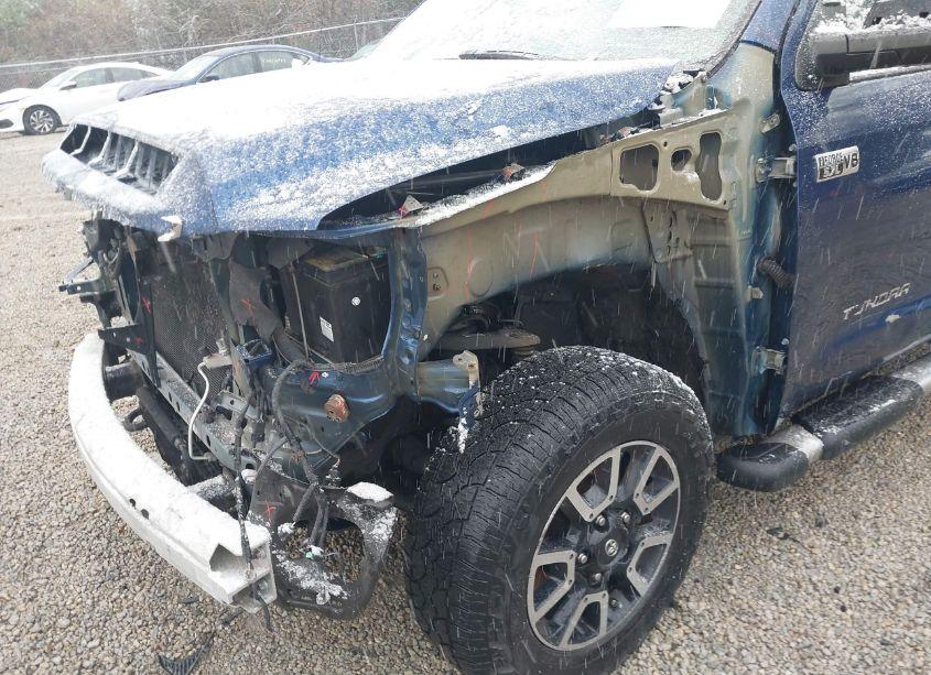 Photo 18 of 2015 Toyota Tundra SR5 5.7L V8 (VIN 5TFUW5F17FX457644)