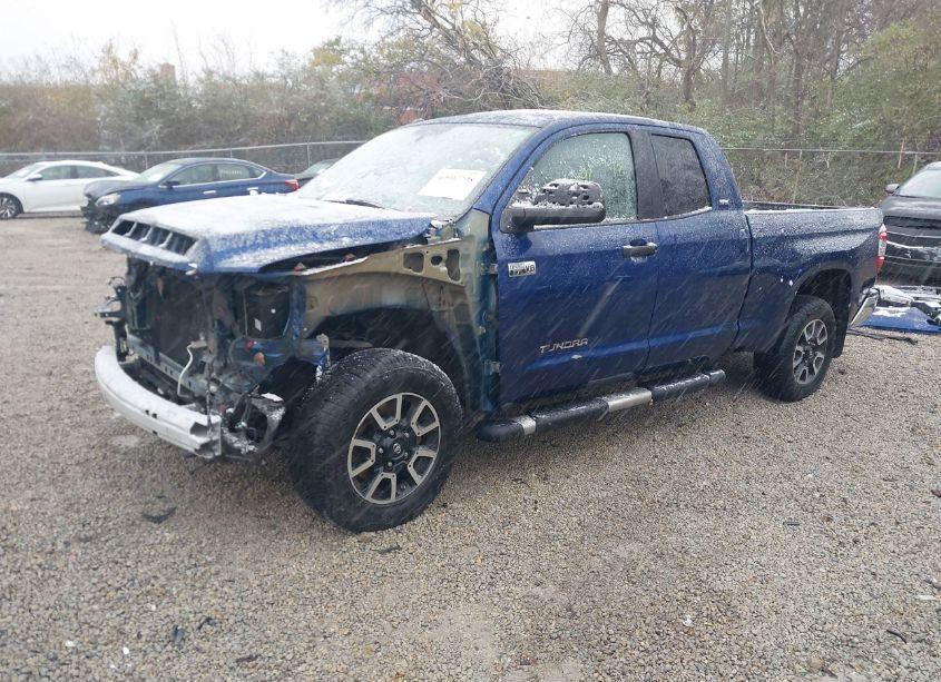 Photo 2 of 2015 Toyota Tundra SR5 5.7L V8 (VIN 5TFUW5F17FX457644)