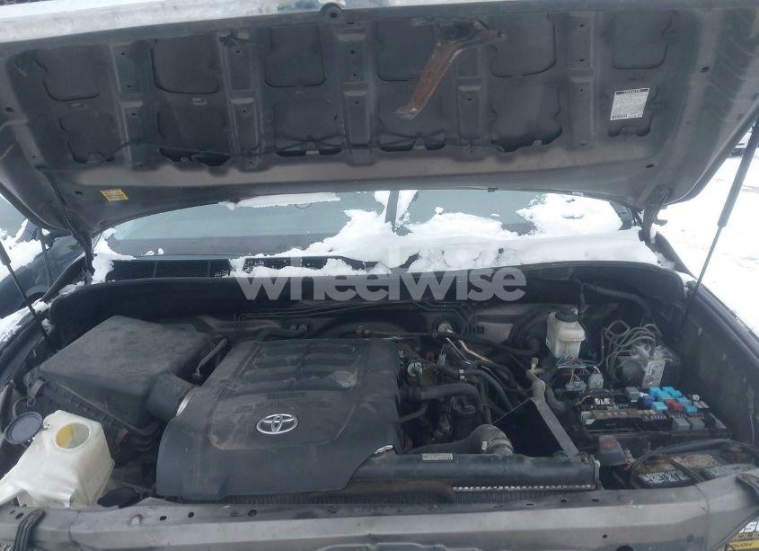 Photo 10 of 2011 Toyota Tundra GRADE 5.7L V8 (VIN 5TFUW5F18BX186846)