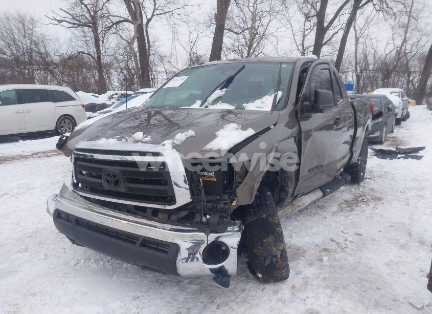 Photo 2 of 2011 Toyota Tundra GRADE 5.7L V8 (VIN 5TFUW5F18BX186846)