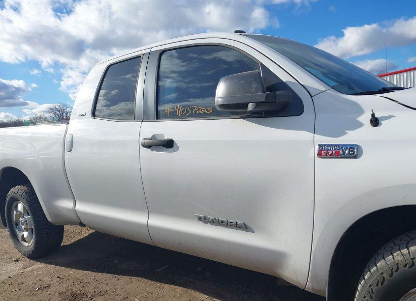 Photo 14 of 2013 Toyota Tundra GRADE 5.7L V8 (VIN 5TFUW5F18DX312187)