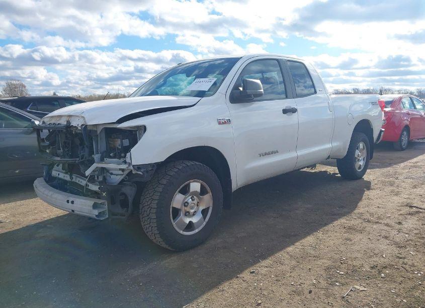 Photo 2 of 2013 Toyota Tundra GRADE 5.7L V8 (VIN 5TFUW5F18DX312187)