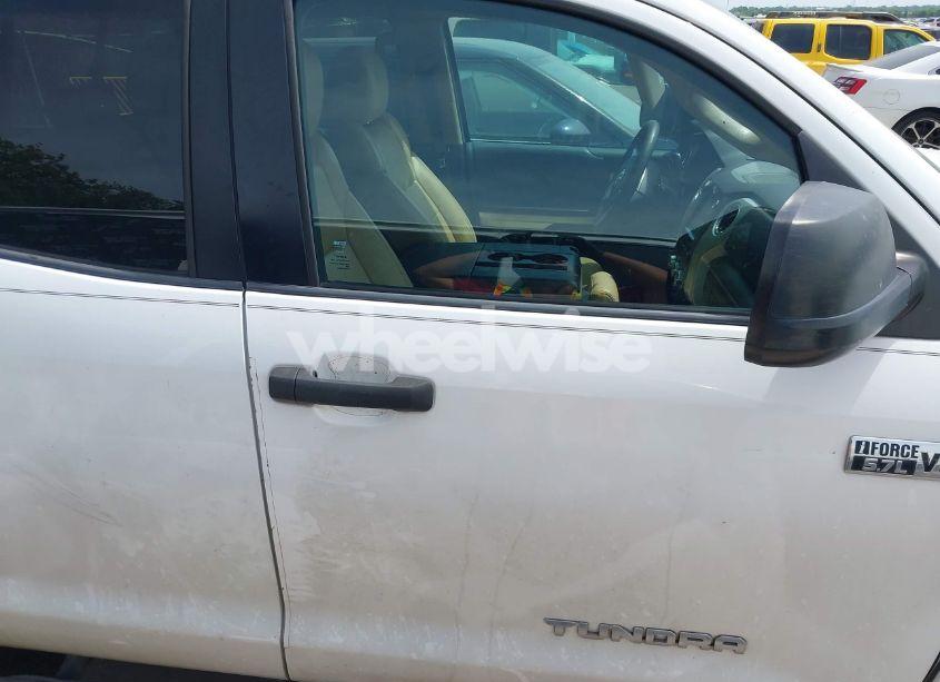 Photo 13 of 2014 Toyota Tundra SR5 5.7L V8 (VIN 5TFUW5F18EX408788)