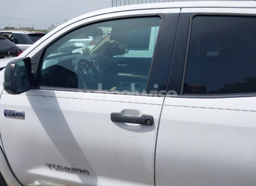 Photo 14 of 2014 Toyota Tundra SR5 5.7L V8 (VIN 5TFUW5F18EX408788)