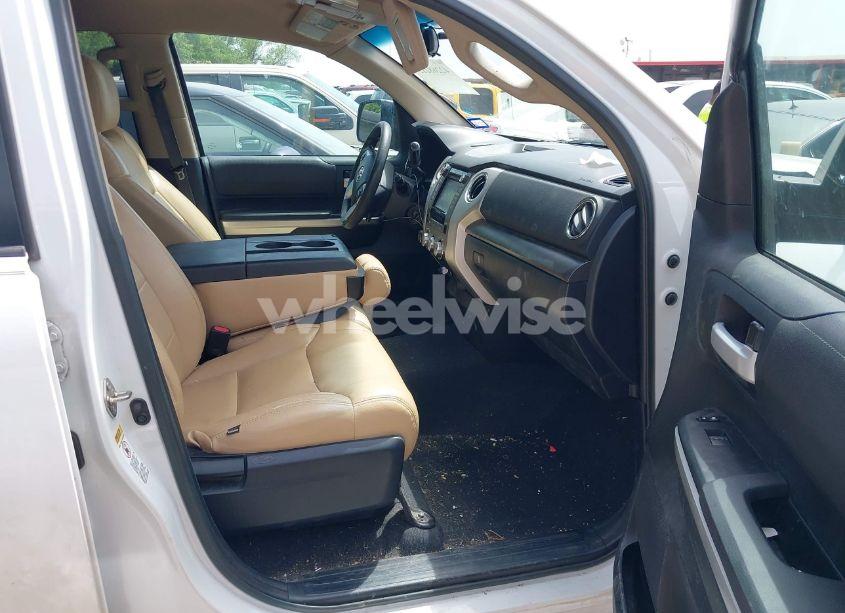 Photo 5 of 2014 Toyota Tundra SR5 5.7L V8 (VIN 5TFUW5F18EX408788)