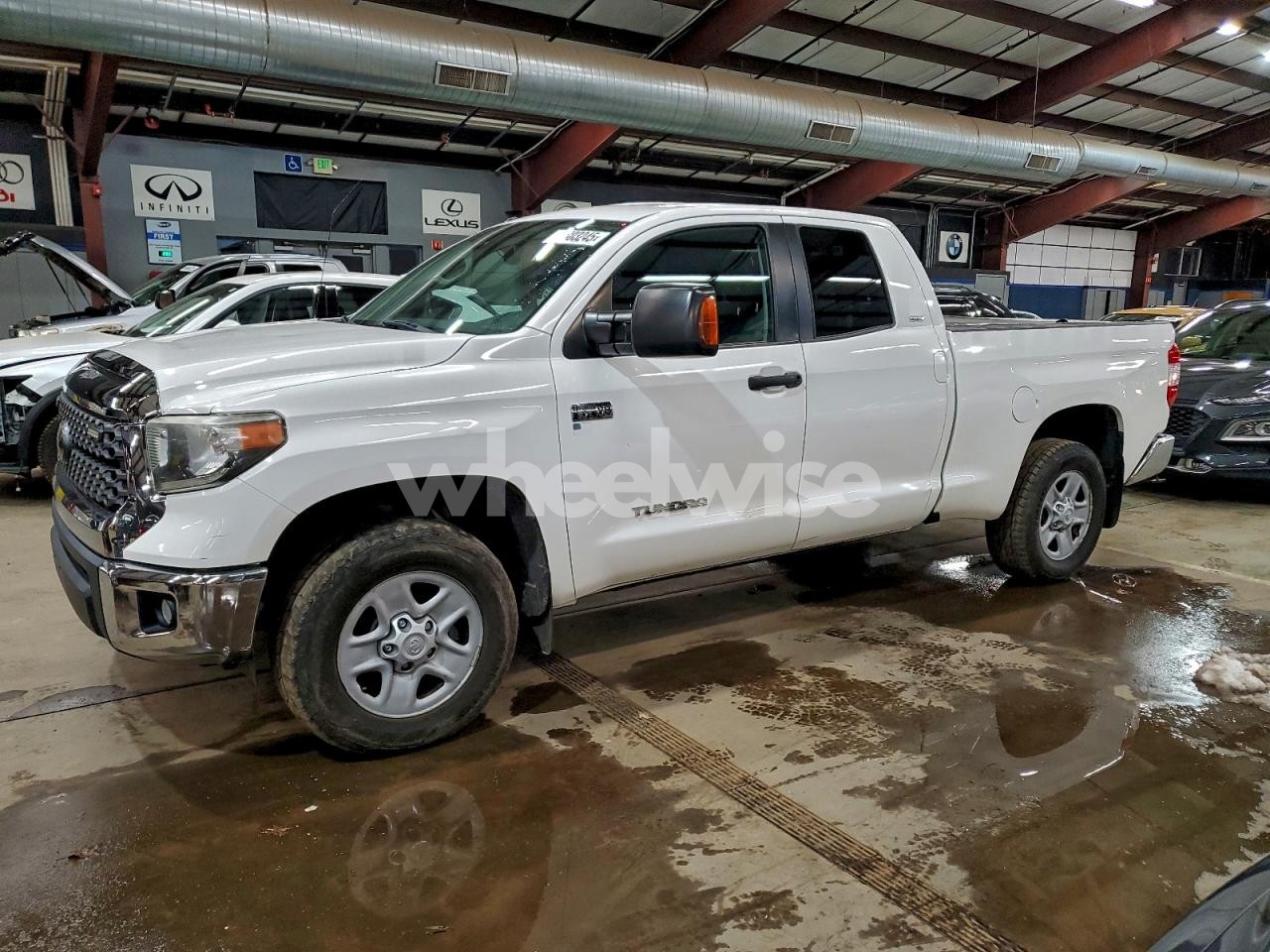 2018 TOYOTA TUNDRA DOUBLE CAB SR (VIN 5TFUW5F18JX749697) main photo