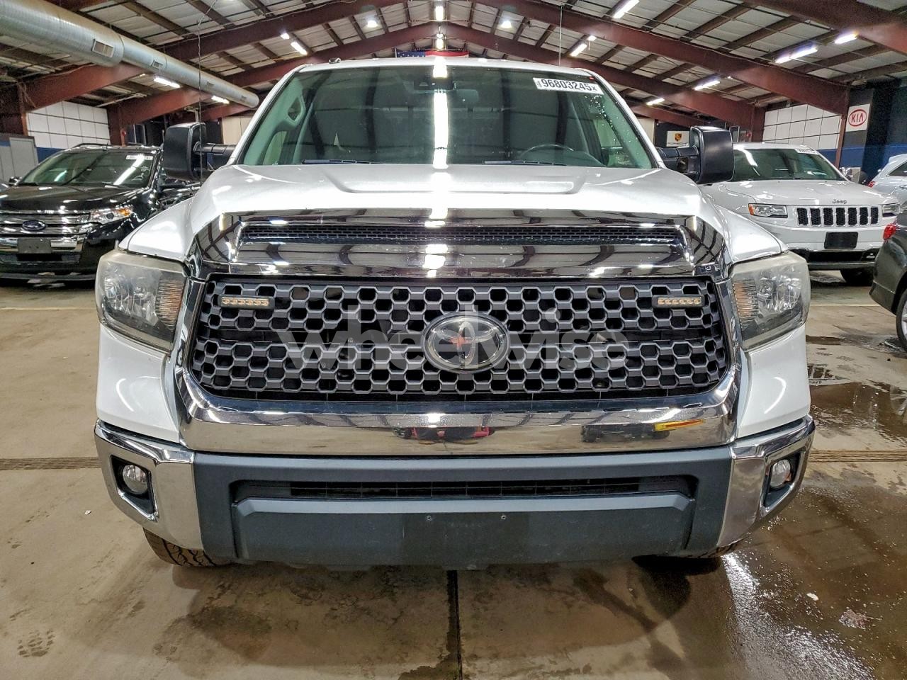 Photo 5 of 2018 TOYOTA TUNDRA DOUBLE CAB SR (VIN 5TFUW5F18JX749697)