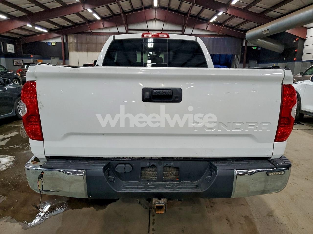 Photo 6 of 2018 TOYOTA TUNDRA DOUBLE CAB SR (VIN 5TFUW5F18JX749697)