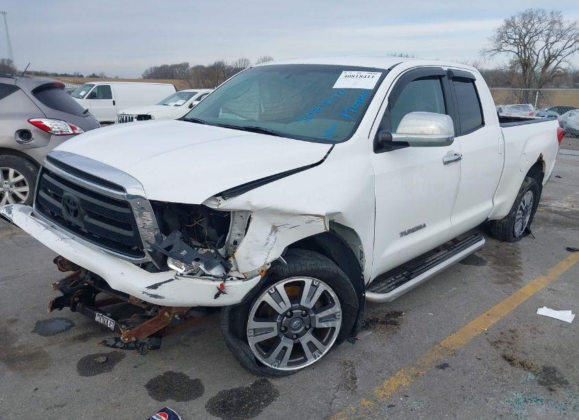 Photo 2 of 2010 Toyota Tundra GRADE 5.7L V8 (VIN 5TFUW5F19AX102208)