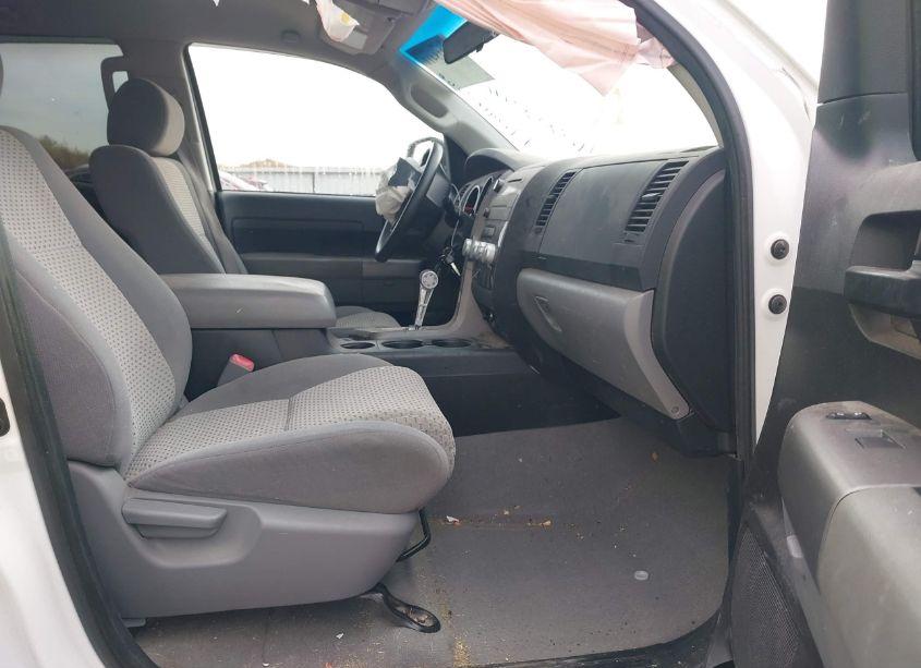 Photo 5 of 2010 Toyota Tundra GRADE 5.7L V8 (VIN 5TFUW5F19AX102208)