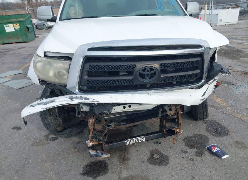 Photo 6 of 2010 Toyota Tundra GRADE 5.7L V8 (VIN 5TFUW5F19AX102208)