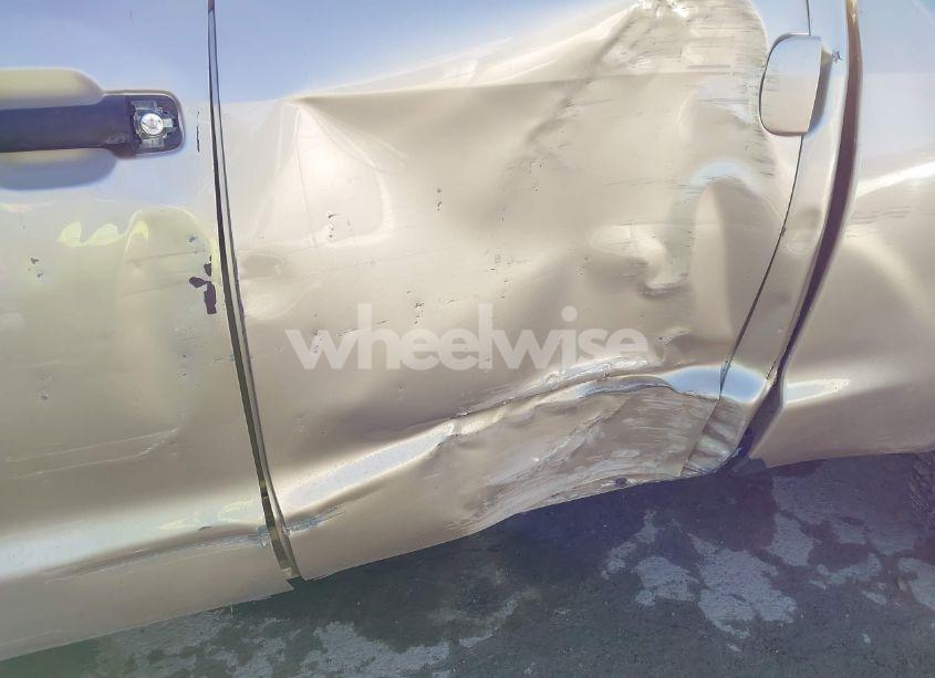 Photo 6 of 2010 Toyota Tundra GRADE 5.7L V8 (VIN 5TFUW5F19AX151490)