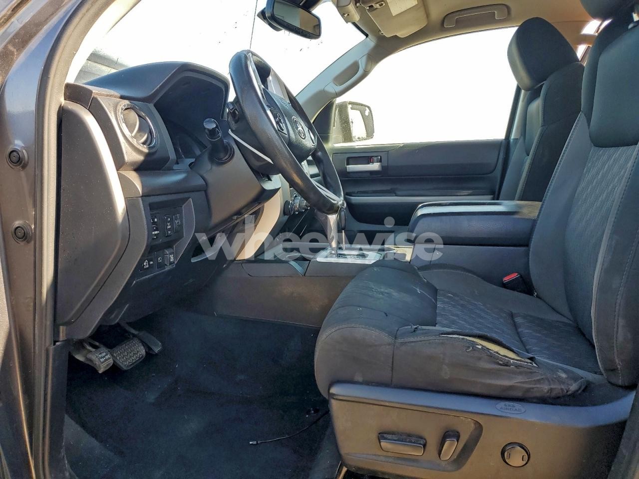 Photo 7 of 2019 TOYOTA TUNDRA DOUBLE CAB SR (VIN 5TFUW5F19KX850491)