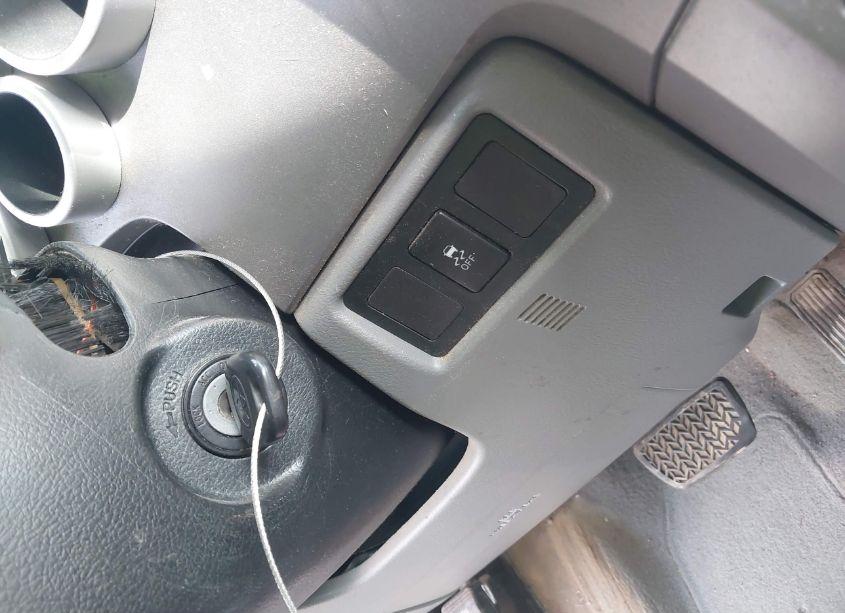 Photo 11 of 2011 Toyota Tundra GRADE 5.7L V8 (VIN 5TFUW5F1XBX197637)