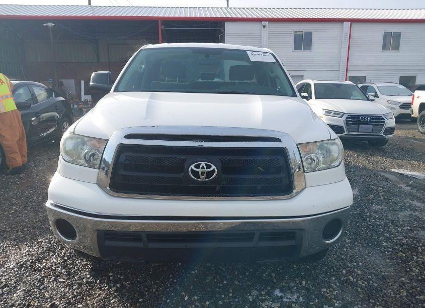 Photo 13 of 2011 Toyota Tundra GRADE 5.7L V8 (VIN 5TFUW5F1XBX197637)