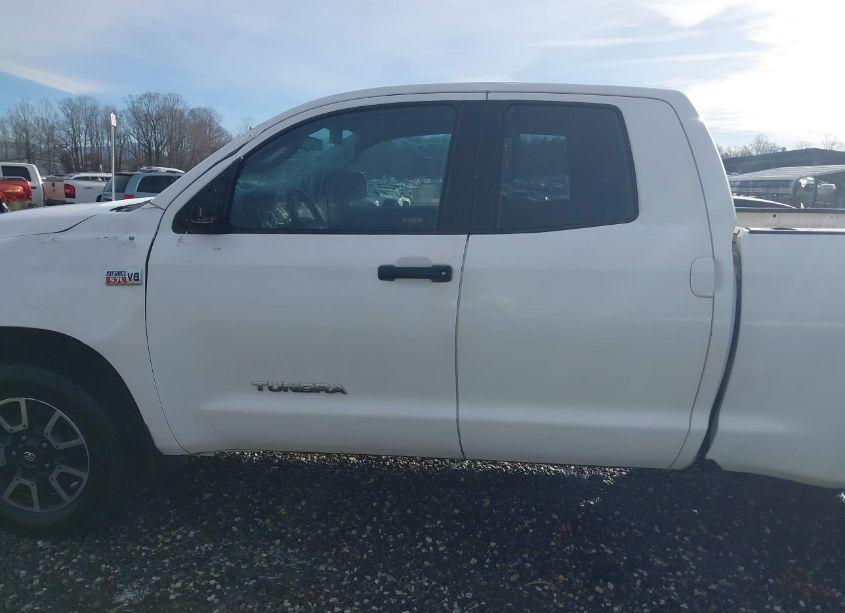 Photo 15 of 2011 Toyota Tundra GRADE 5.7L V8 (VIN 5TFUW5F1XBX197637)