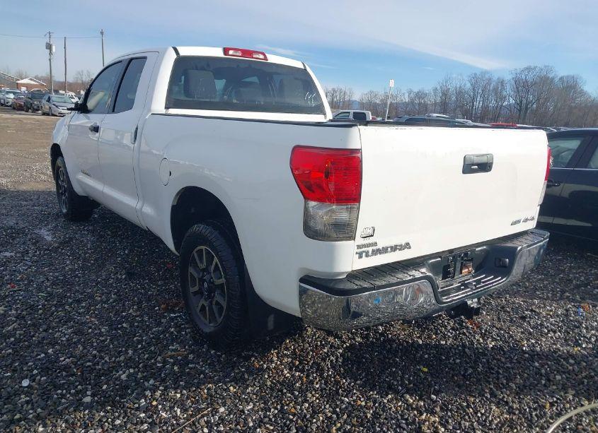 Photo 3 of 2011 Toyota Tundra GRADE 5.7L V8 (VIN 5TFUW5F1XBX197637)