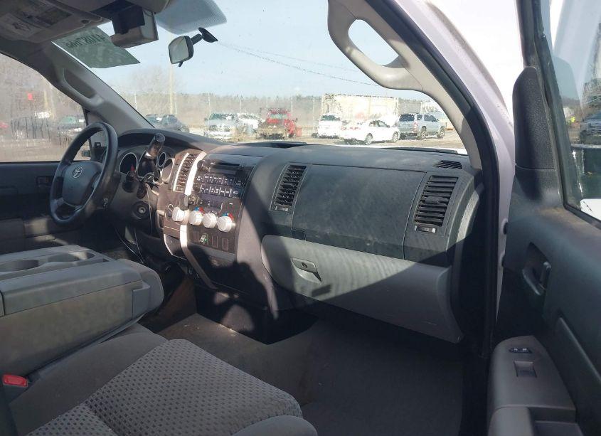 Photo 5 of 2011 Toyota Tundra GRADE 5.7L V8 (VIN 5TFUW5F1XBX197637)