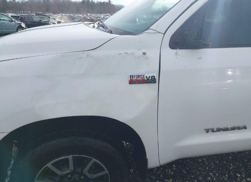 Photo 6 of 2011 Toyota Tundra GRADE 5.7L V8 (VIN 5TFUW5F1XBX197637)